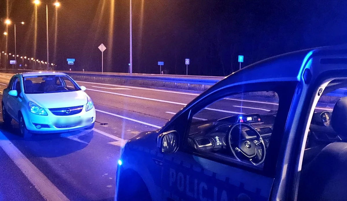 Jechał „zygzakiem” do Piotrkowa. Do akcji wkroczyli policjanci