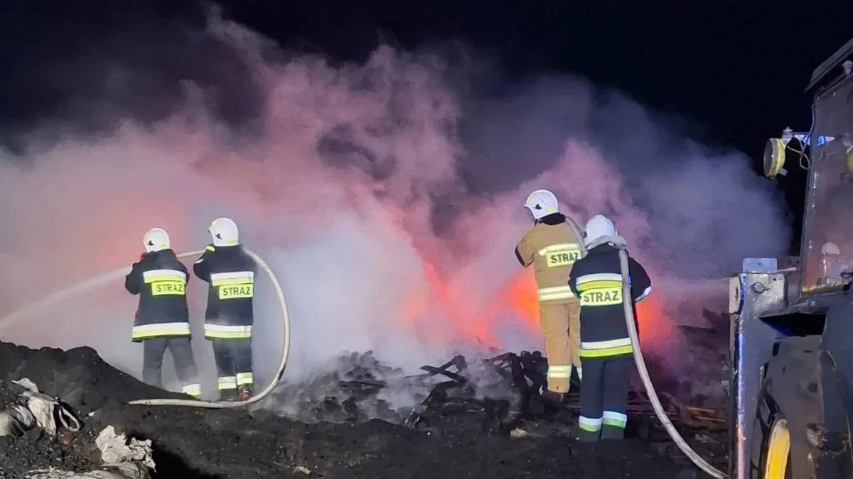 Wybuch gazu i potężny pożar. Mężczyzna w ciężkim stanie trafił do szpitala