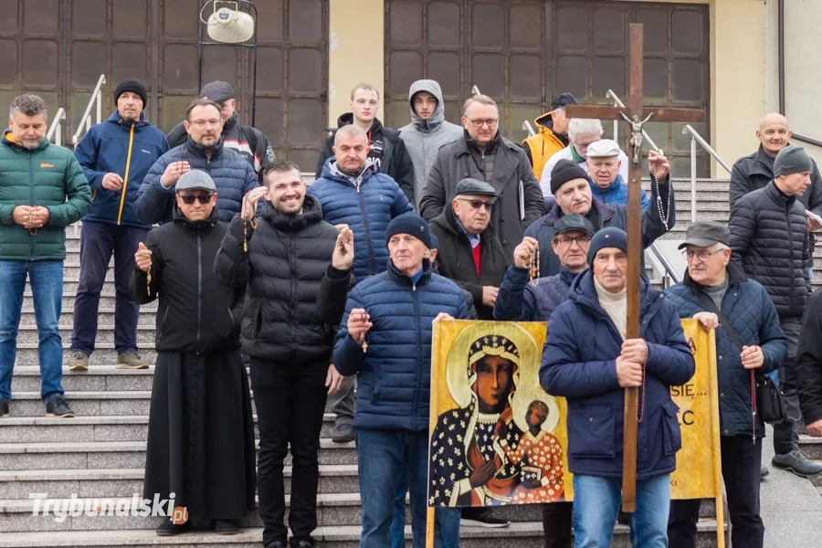 Po raz 83. przejdą ulicami miasta. Męski Różaniec w Piotrkowie