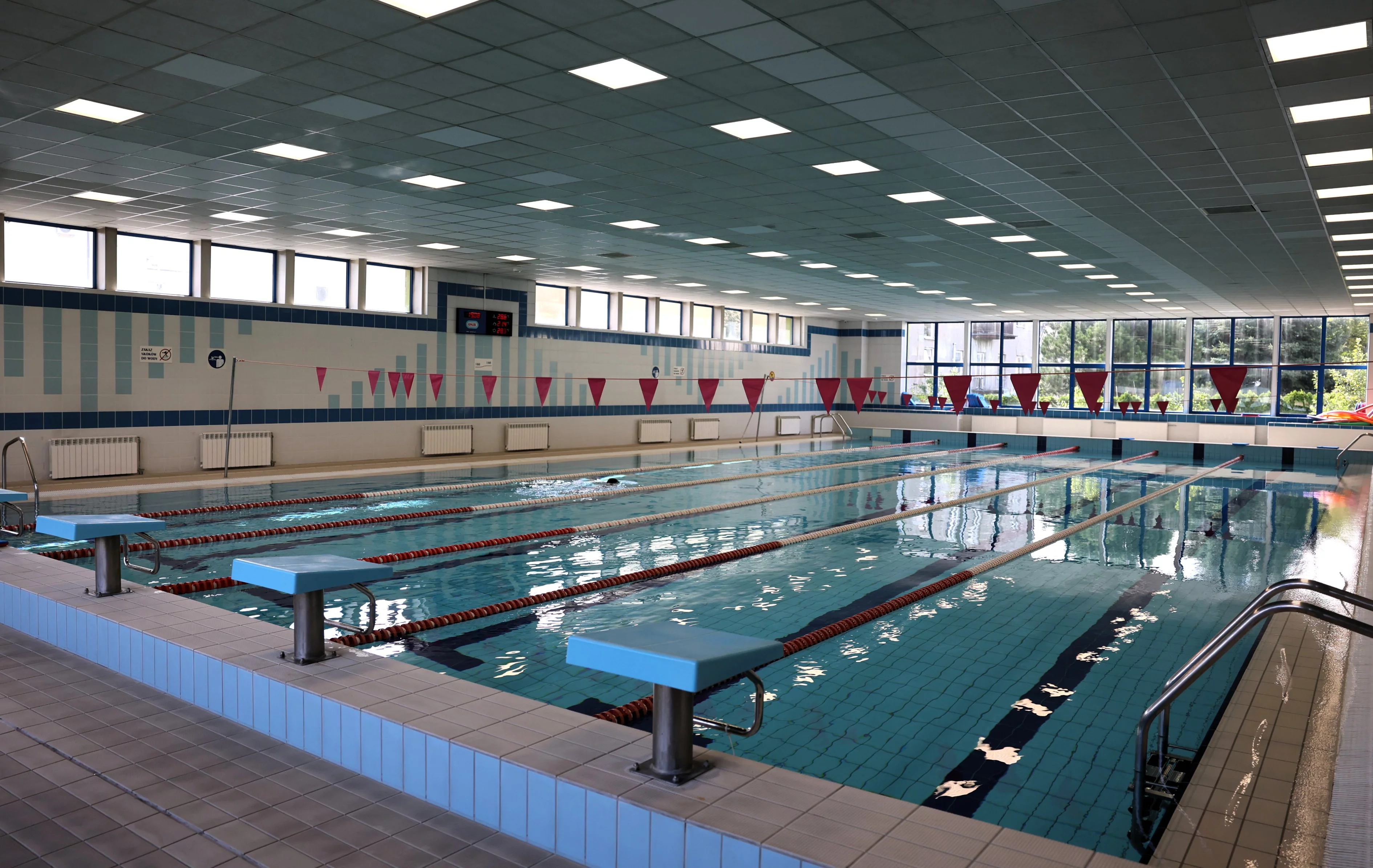 Basen w Piotrkowie otwarty. Ile zapłacimy za bilety?