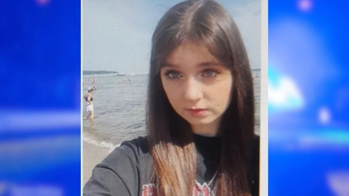 Zaginęła 15-letnia Julia. Tomaszowska policja prosi o pomoc