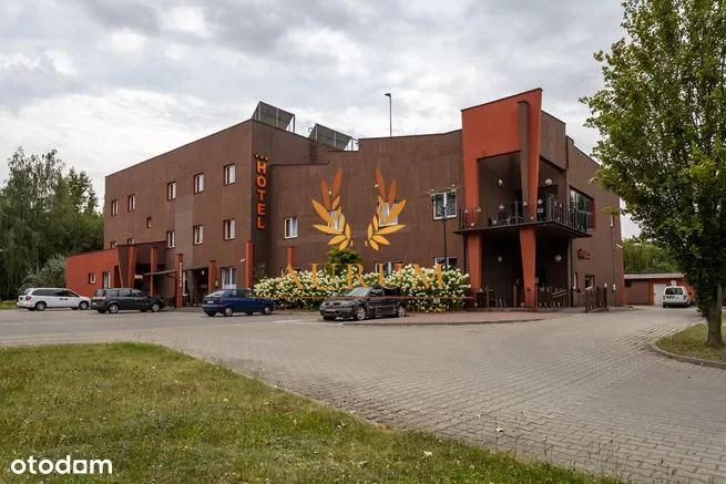Popularny hotel w Piotrkowie na sprzedaż. Za ile został wystawiony?