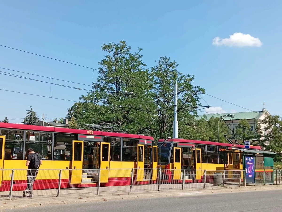 Uszkodzona sieć trakcyjna sparaliżowała komunikacje. Stanęły tramwaje MPK-Łódź