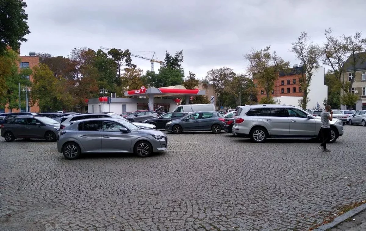 „Łódź bezprawnie doiła kierowców”. Sprawa parkingu w centrum Łodzi trafiła do prokuratury