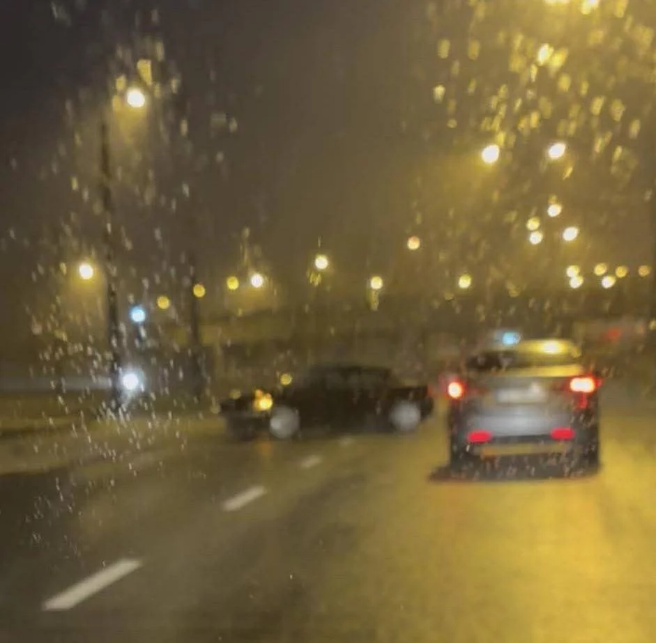 Na drogach i chodnikach jak na lodowisku. Kierowcy i piesi z Łodzi ostrzegają