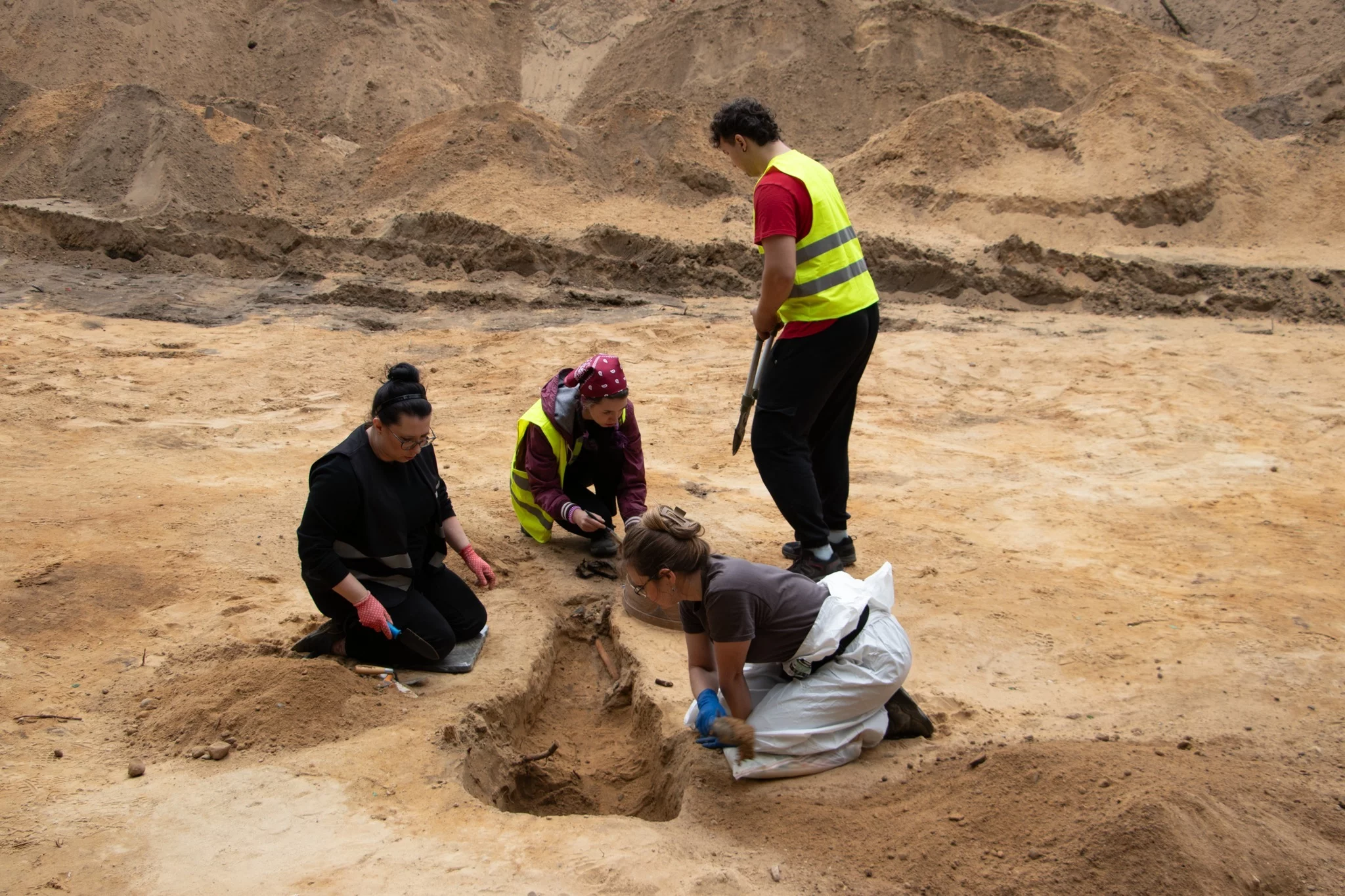 Znaleziono szczątki na terenie dawnego poligonu w Łodzi. To wynik kolejnego etapu prac archeologów