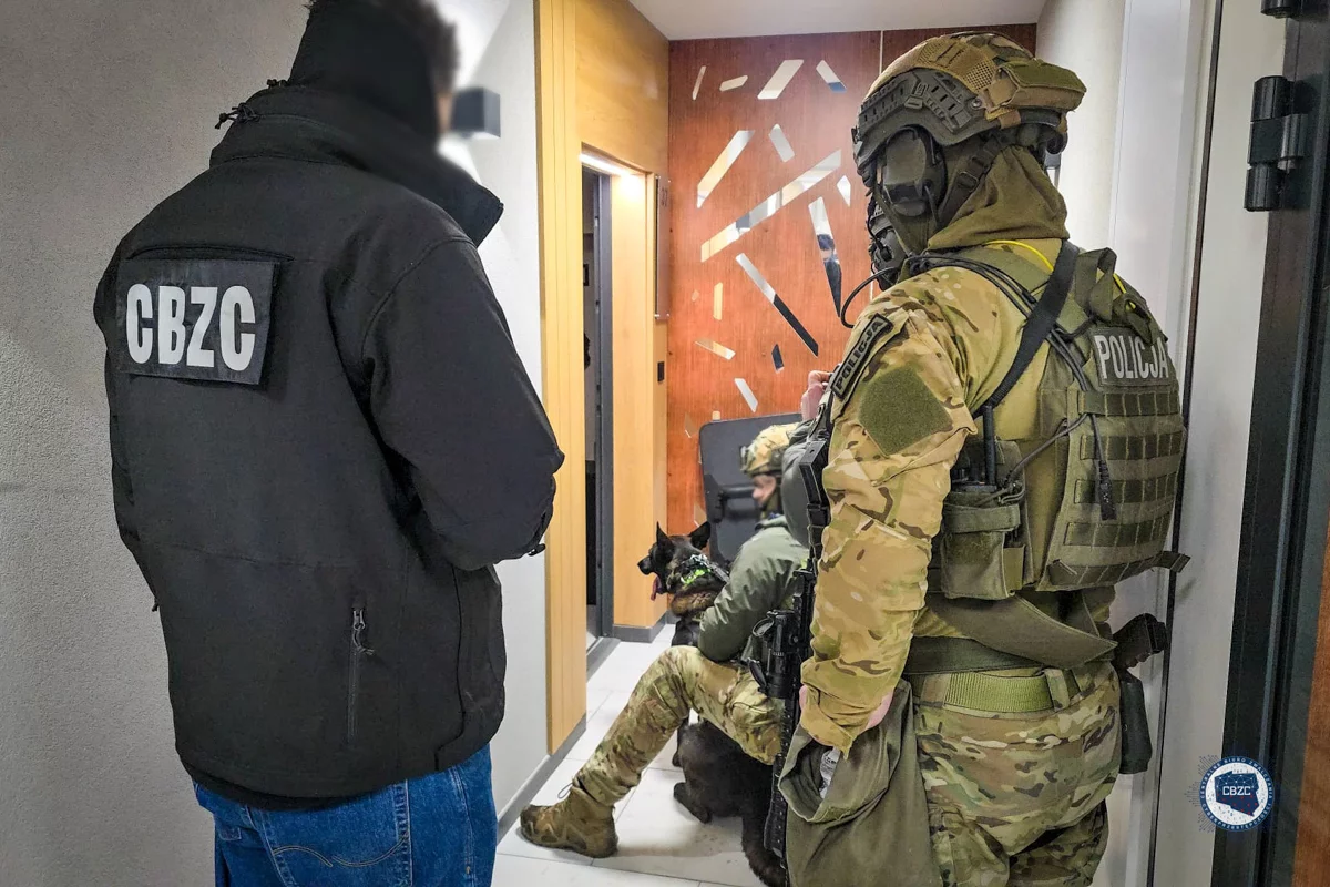 Kryptowalutowa mafia rozbita. 13 osób złapanych przy praniu brudnych pieniędzy [FLM]