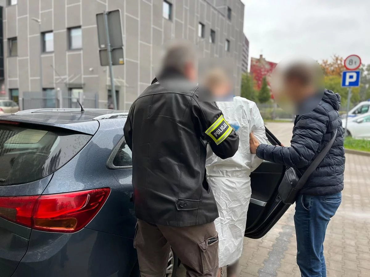 Seria napadów na Bałutach. Policja zatrzymała multirecydywistę [ZDJĘCIA]