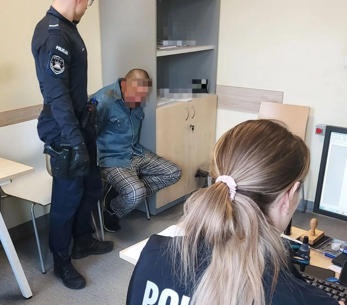 Myślał, iż jest sprytny. Łodzianin przedstawił się policjantom jako... kuzyn