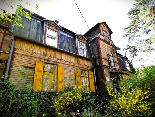 Historia drewnianych willi w stylu świdermajer i ich miejsce we współczesnym Otwocku