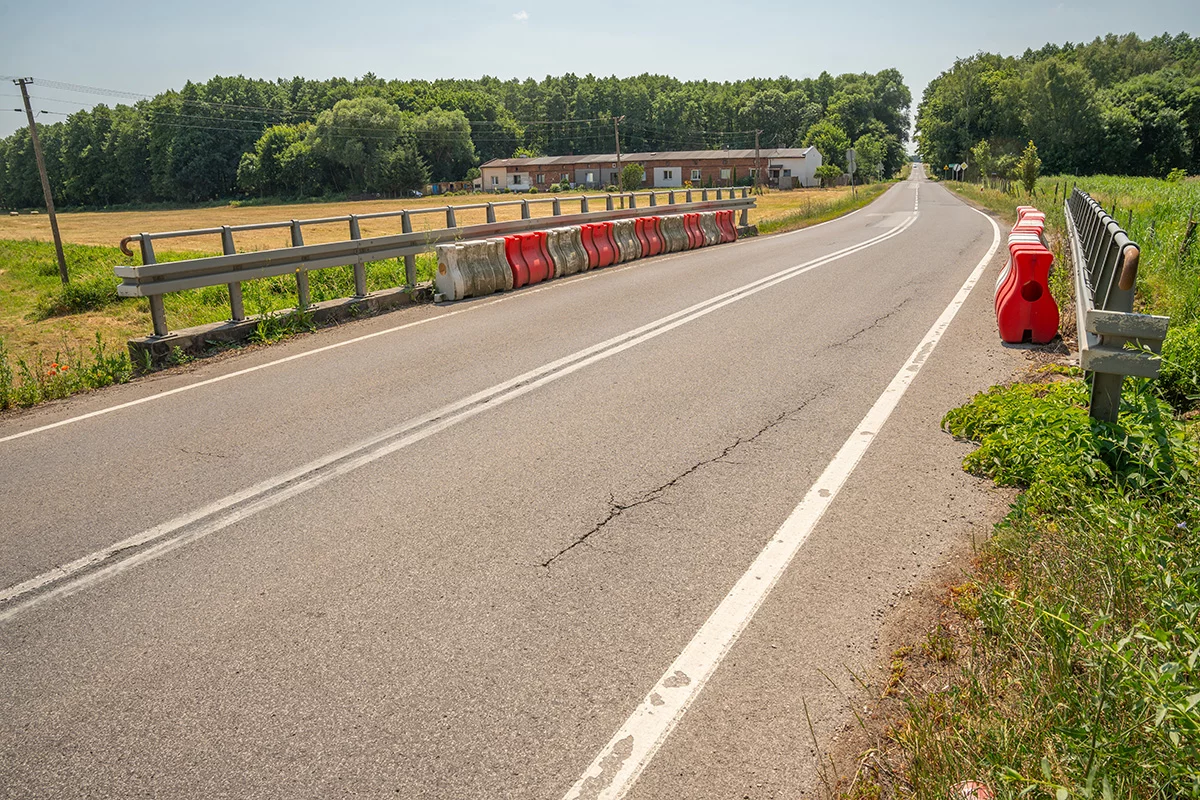 Ważna droga w Łódzkiem zostanie zmodernizowana. Wybudują nowy most