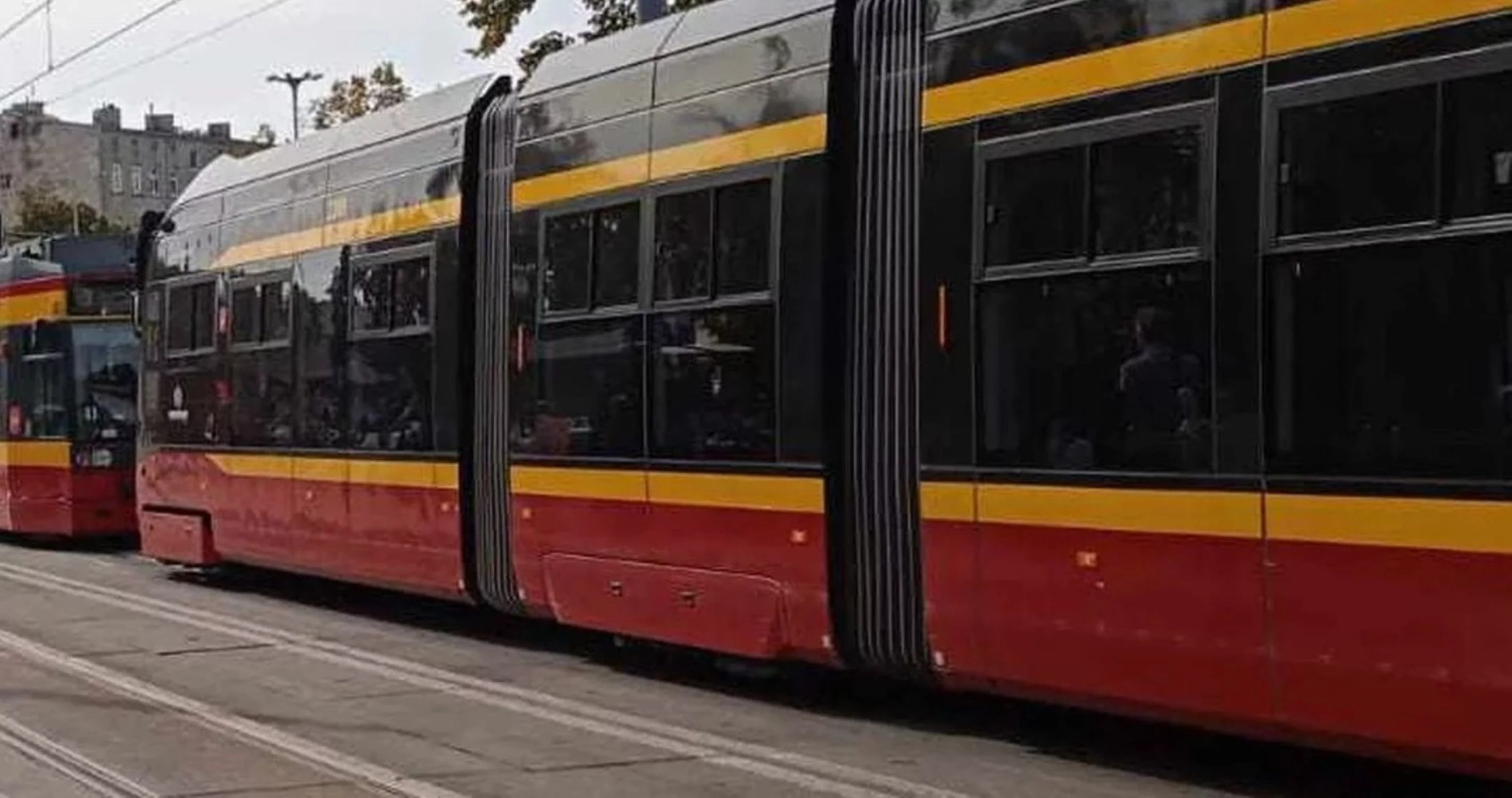 Groźny wypadek na Retkini. Zatrzymanie tramwajów i paraliż komunikacyjny