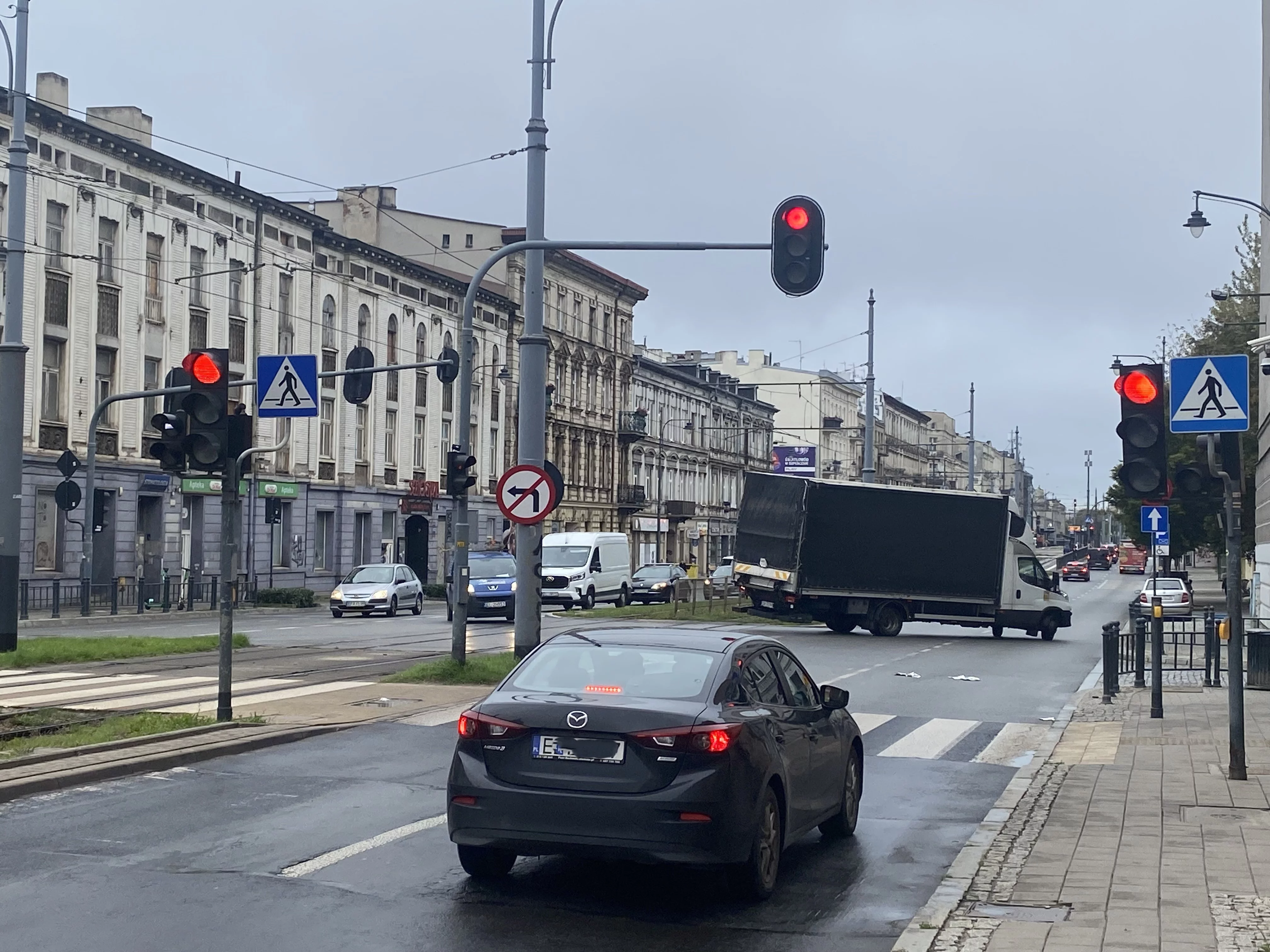 Czerwone światło w Łodzi nie zmienia się? Kierowcy powinni o tym wiedzieć