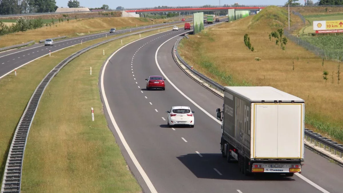 Kierowcy, uwaga! Utrudnienia na A1 i DK74. Zwężenia i ruch wahadłowy