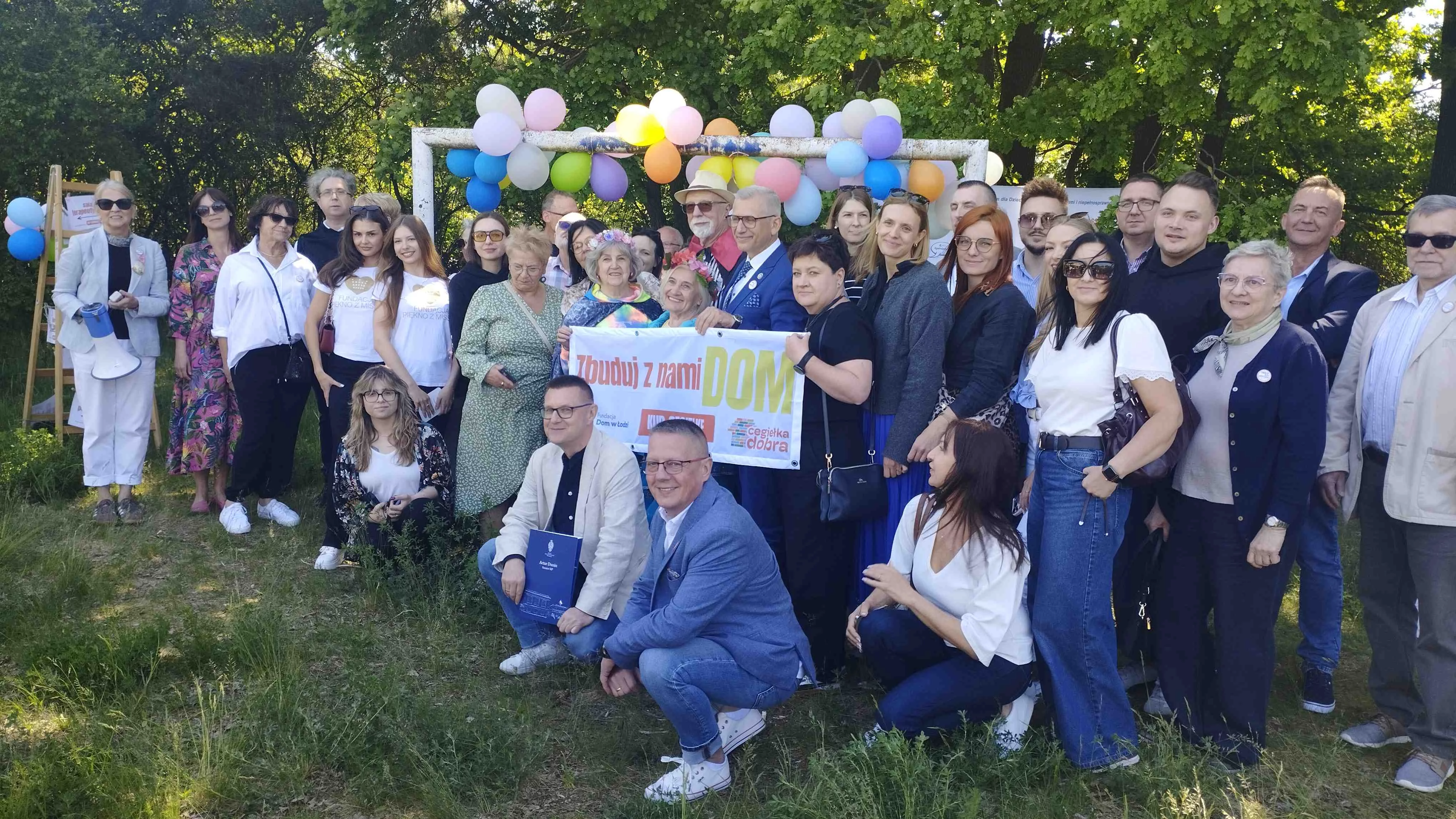 Od blisko 20 lat kochają chore dzieci. Chcą postawić dla nich nowy dom! [FOTO]