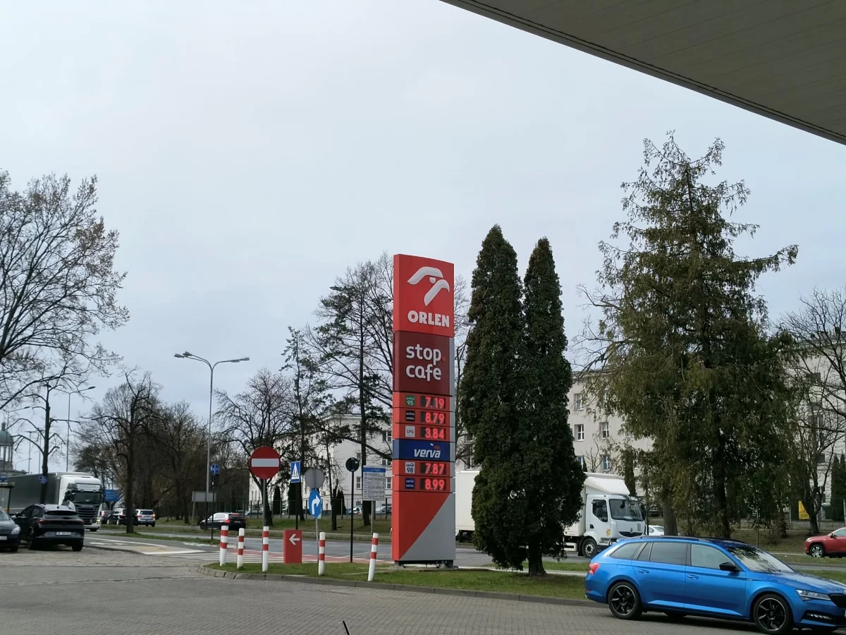 9 zł za litr to przesada? Łódzcy społecznicy żądają reakcji Rady Miejskiej