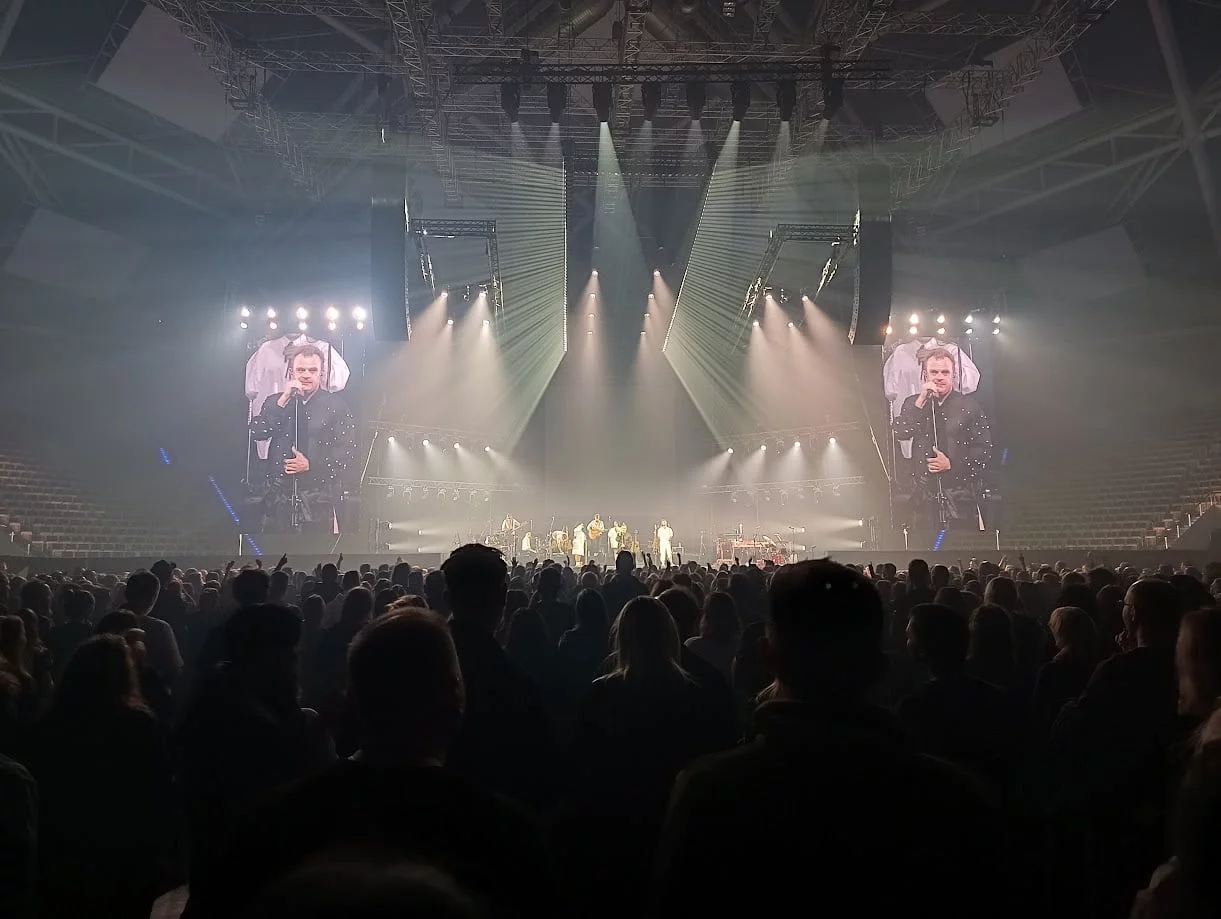 Światło przebijało się przez mrok. Nosowska, Rogucki i goście zaserwowali nam podróż w czasie