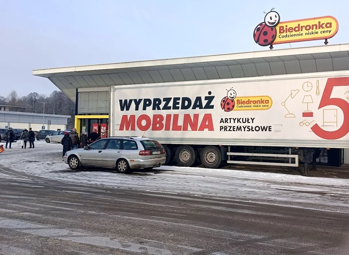 Outlet Truck Biedronki zawitał do Łodzi. Na jakiej ulicy zrobimy zakupy za "grosze"?