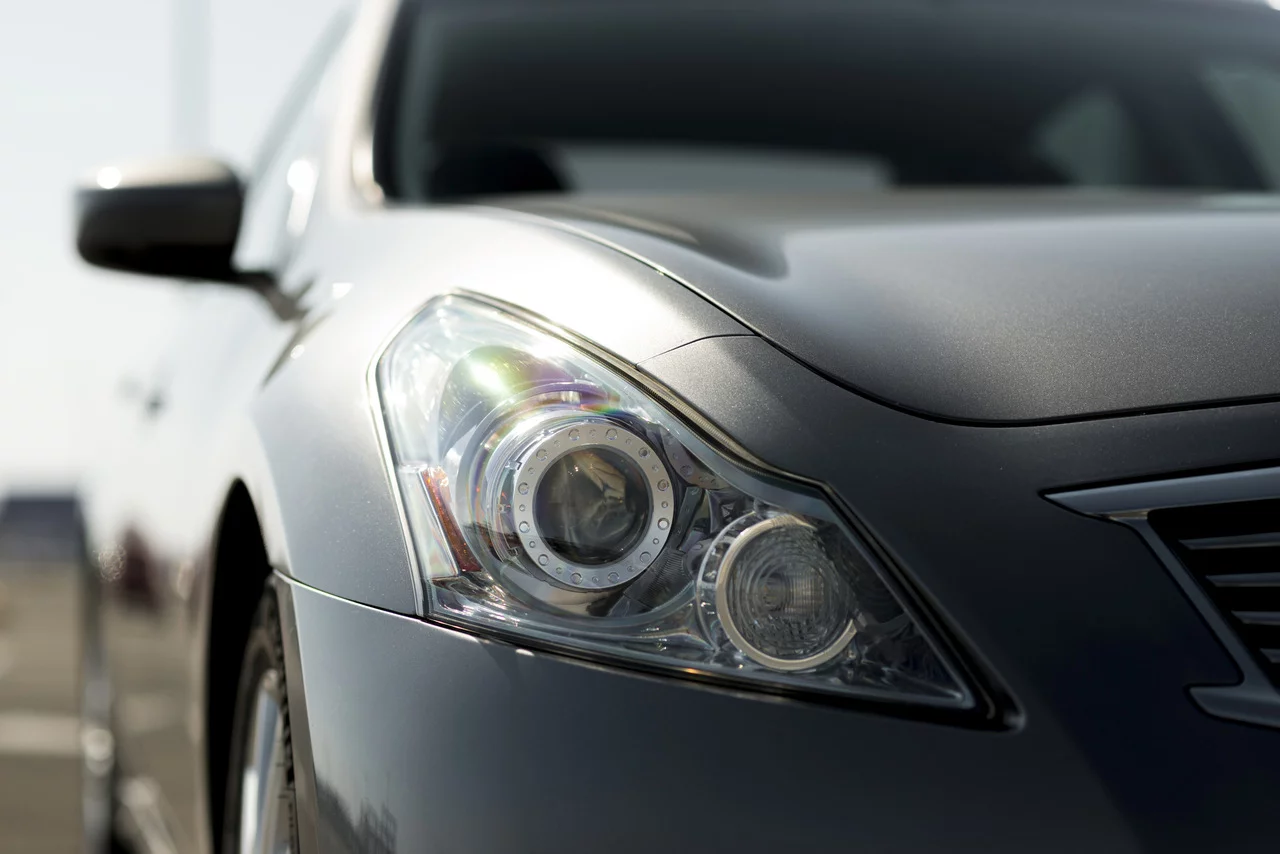 Czym wyróżnia się dobry producent lamp samochodowych? Standardy, certyfikaty i jakość
