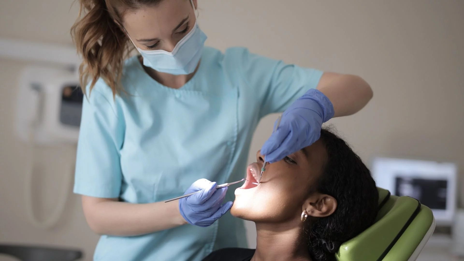 Ból zęba w święta? Sprawdź, gdzie w Łodzi szukać pomocy