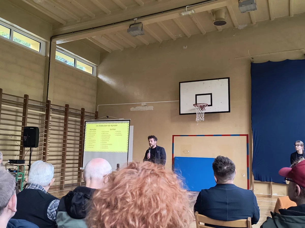 Konsultacje drogowe na Teofilowie. Sala pękała w szwach, padły trudne pytania