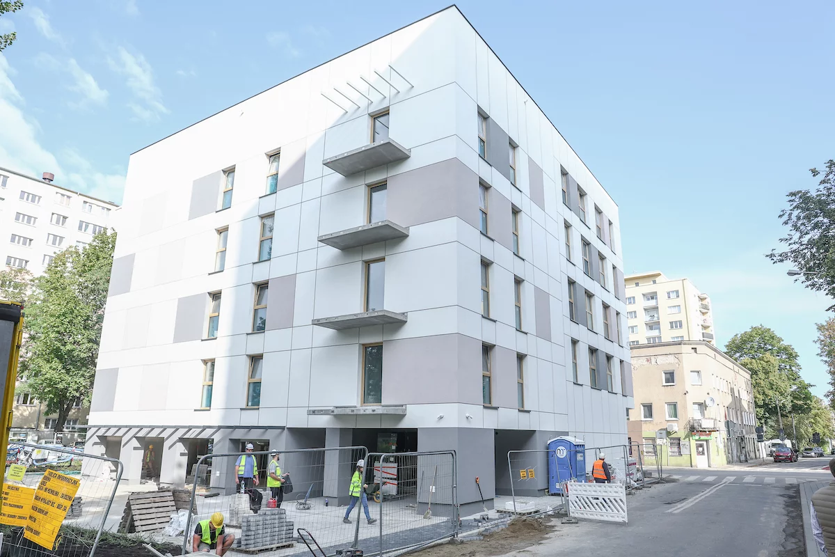 Nowy blok komunalny na Bałutach prawie gotowy. Wiemy, kiedy wprowadzą się lokatorzy