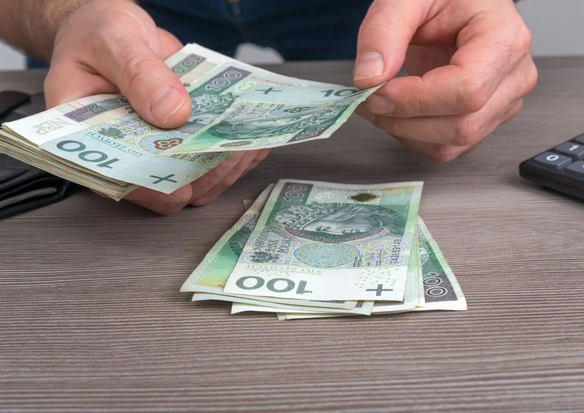 Dożyli setki i dostają 6,5 tys. zł z ZUS. W Łódzkiem przybywa stulatków