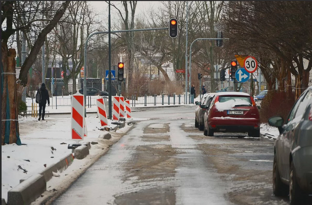Remont ważnej ulicy na Bałutach. Kiedy się skończy?