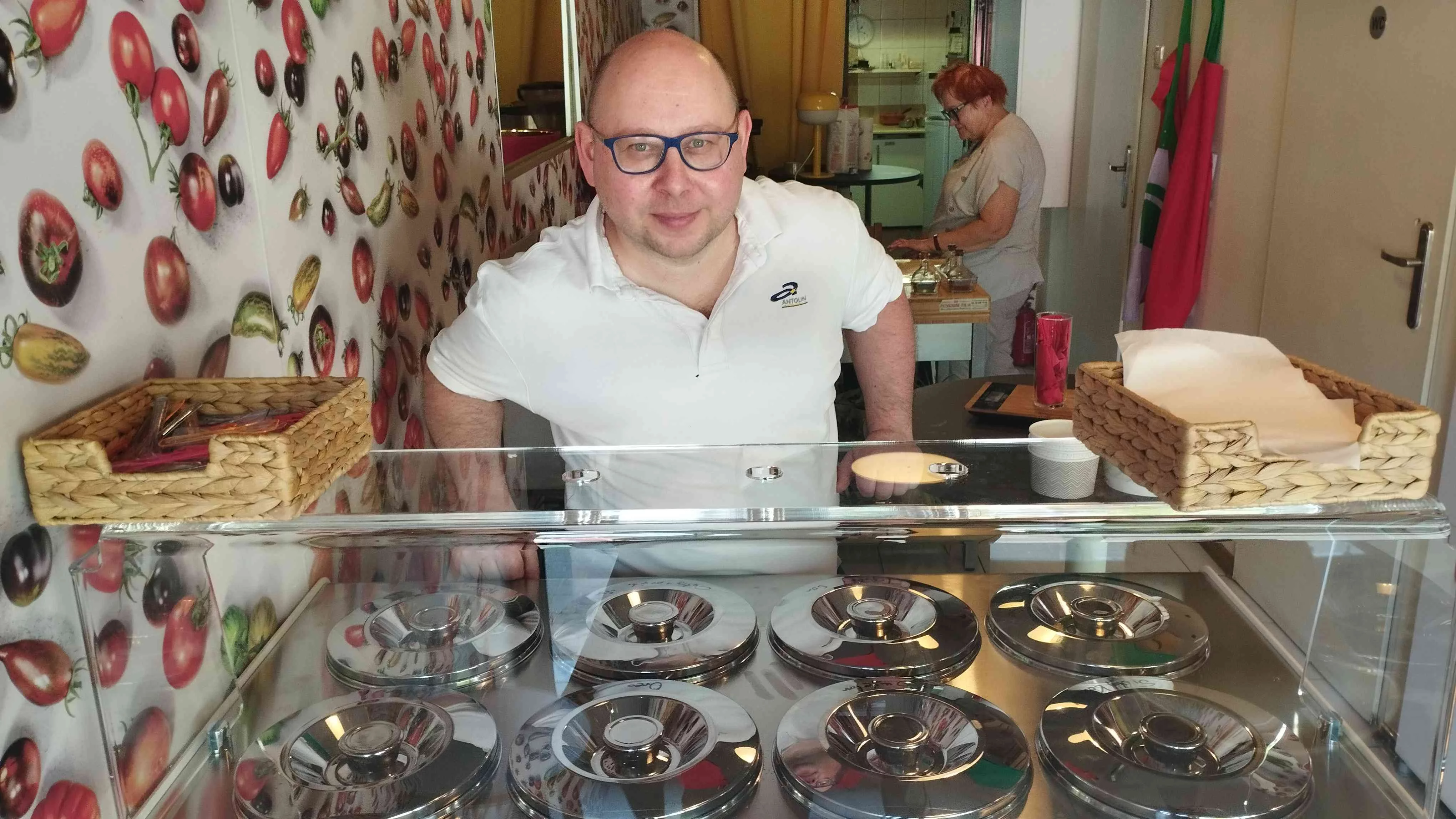 Tego jeszcze nie było! Bałucka pizzeria po "Kuchennych rewolucjach" Magdy Gessler sprzedaje... lody!