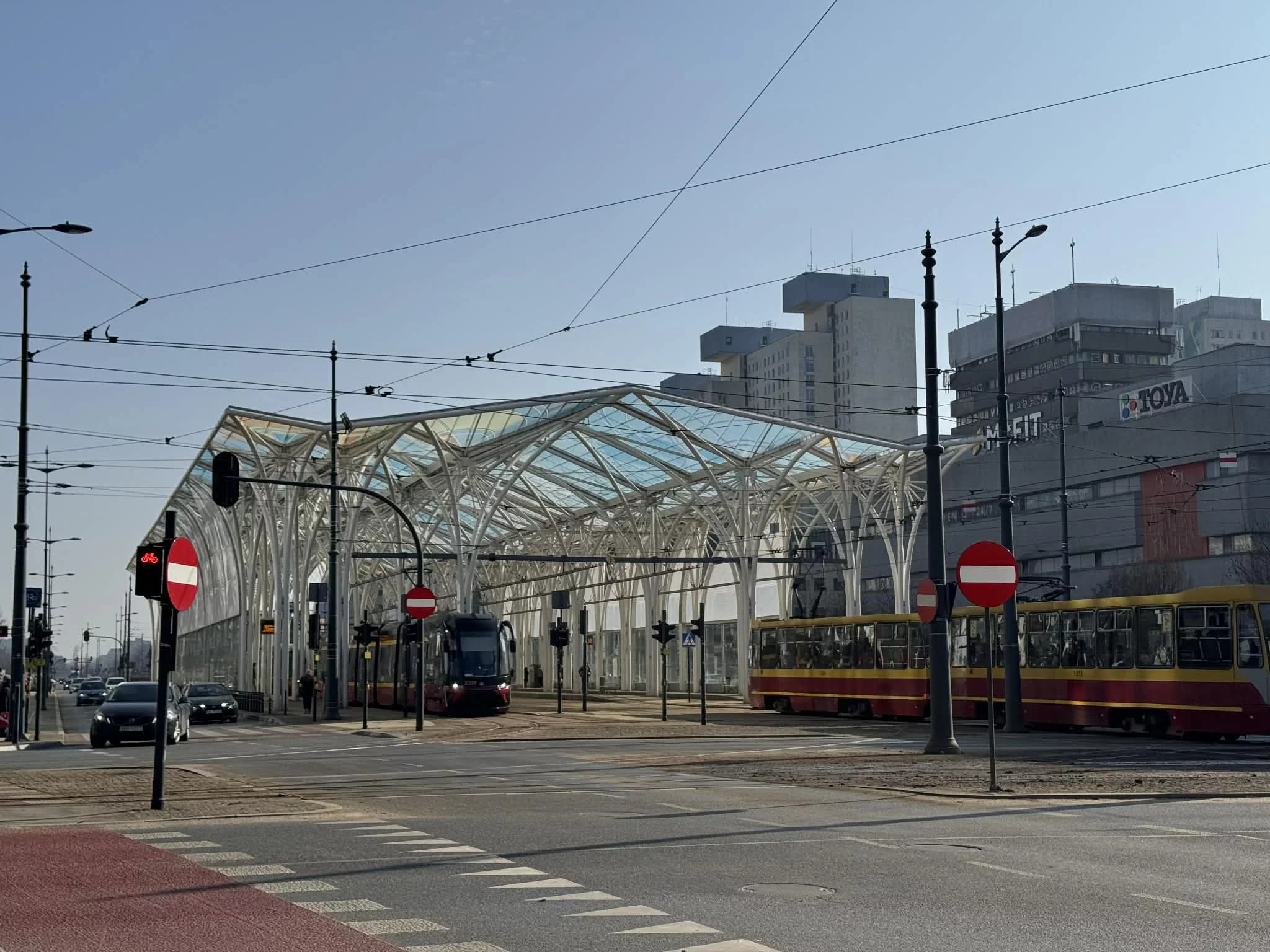 Z tego miejsca korzysta kilkadziesiąt tysięcy podróżnych dziennie. Tak wyglądało przed modernizacją [ZDJĘCIA]