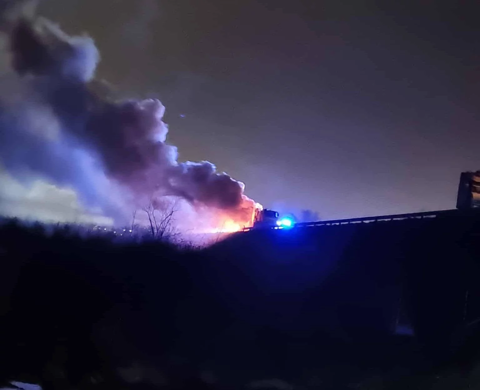 Pożar ciężarówki na A1. Dym było widać z wielu kilometrów!