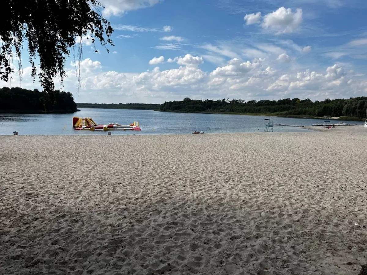 Atrakcja blisko woj. łódzkiego, która... znika! Wielu turystów już nie zdąży jej zobaczyć