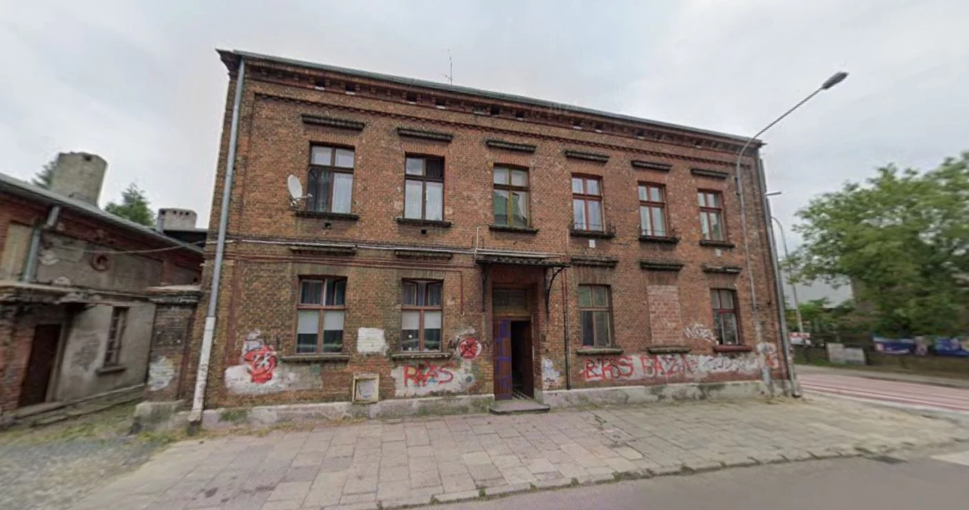Ewakuacja mieszańców kamienicy na Widzewie. Na miejscu straż pożarna