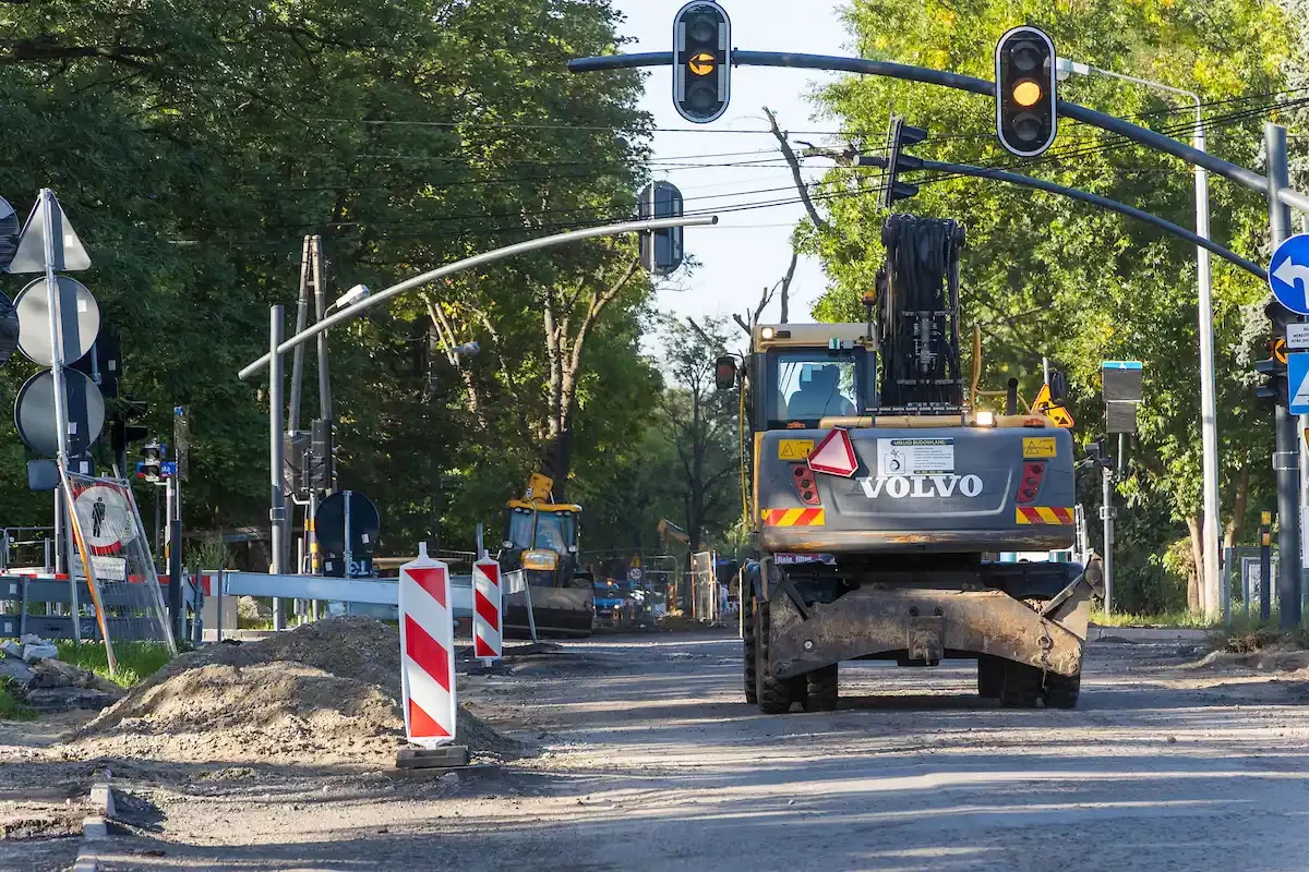 Ta ulica w Łodzi przechodzi gruntowny remont. Kierowcy muszą uważać