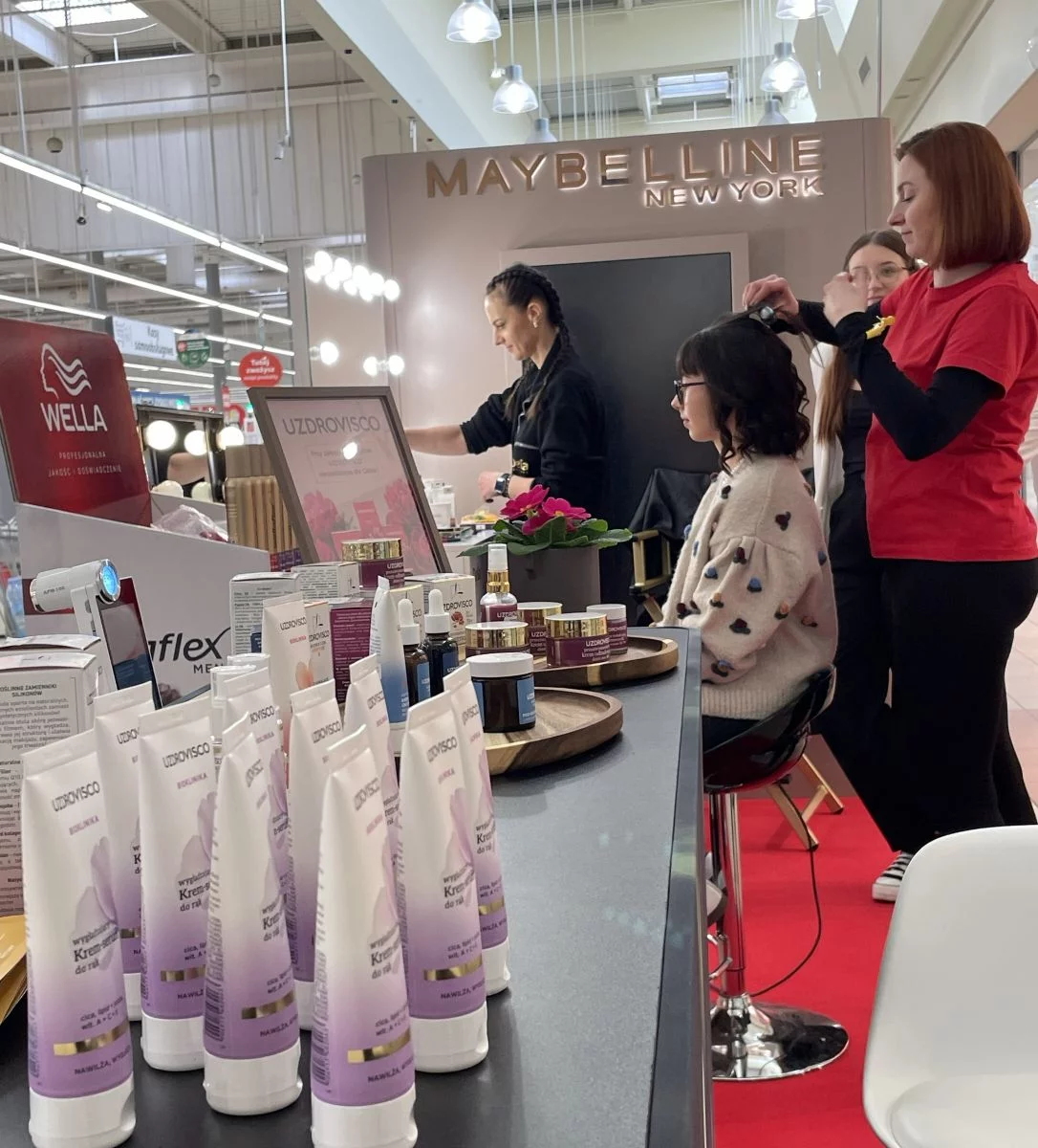 Nowa drogeria w Łodzi - takiej jeszcze nie było! Darmowe porady, makijaż i kawa z pianką