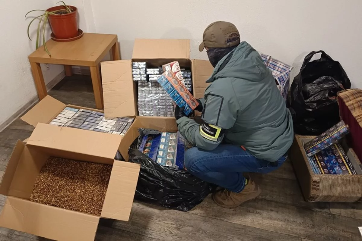 Trefna taksówka na Bałutach. Wrzucił coś do bagażnika i... czmychnął