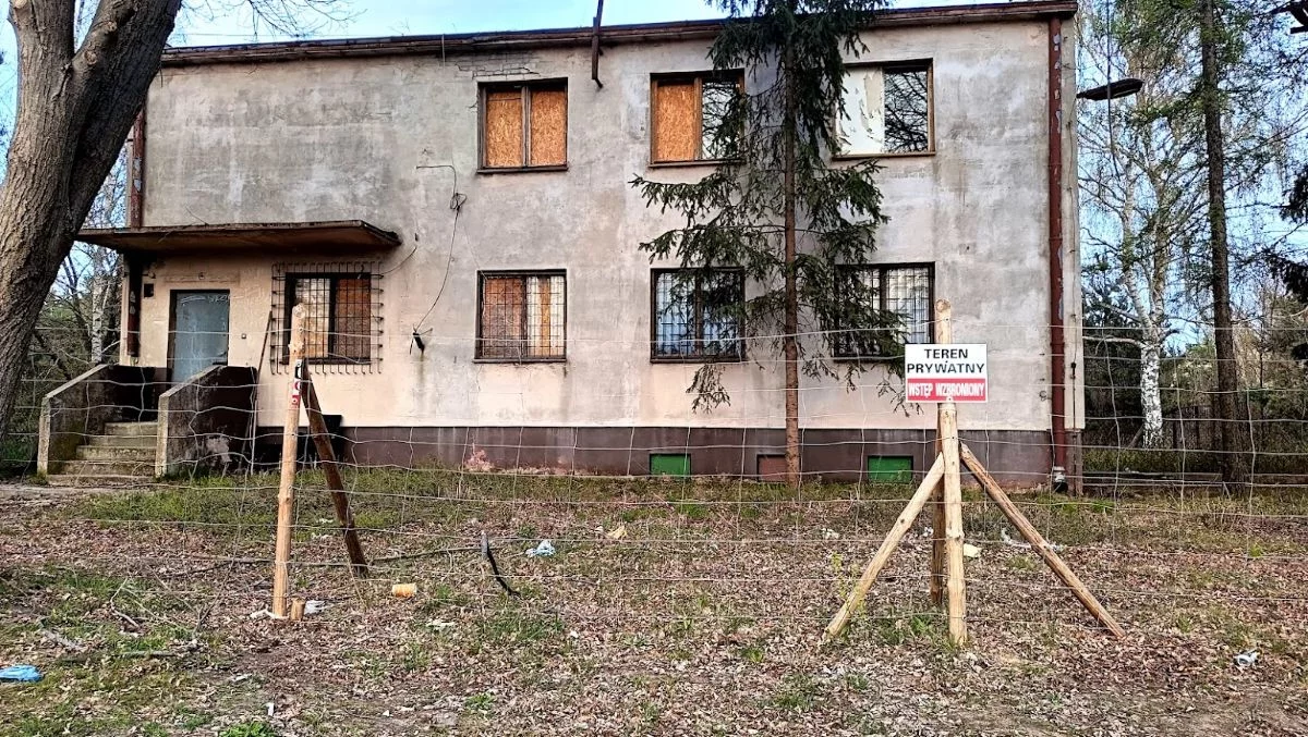 Żabka już działa, ale komisariatu nikt nie chce. Piąty przetarg w woj. łódzkim