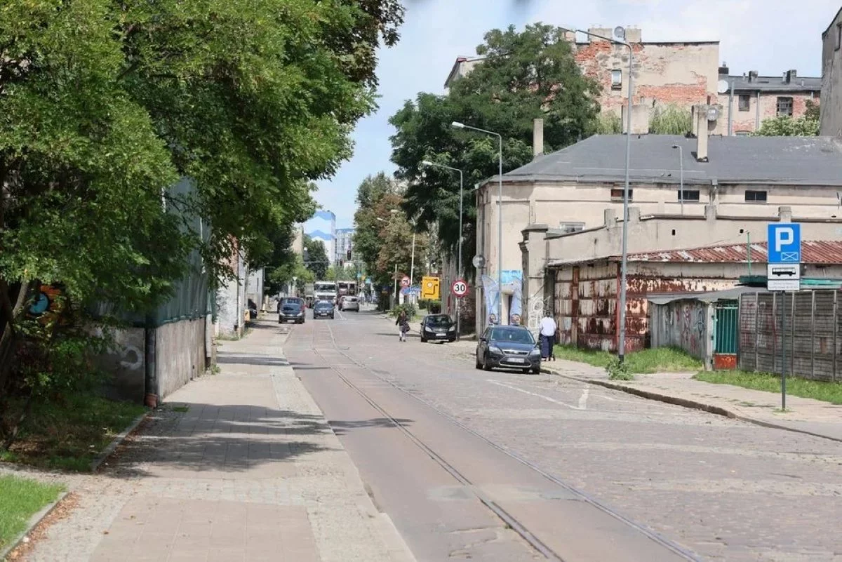 Od dziś duże zmiany na Bałutach. Rusza remont jednej z najbardziej zniszczonych ulic