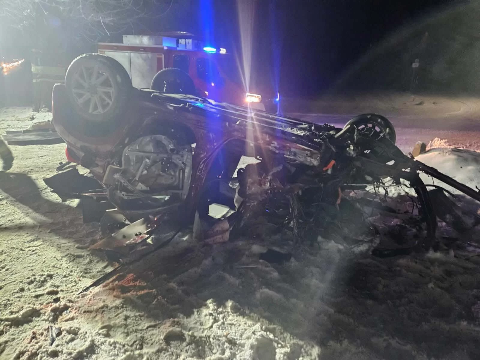 Z osobówki prawie nic nie zostało. Poważny wypadek w Łodzi