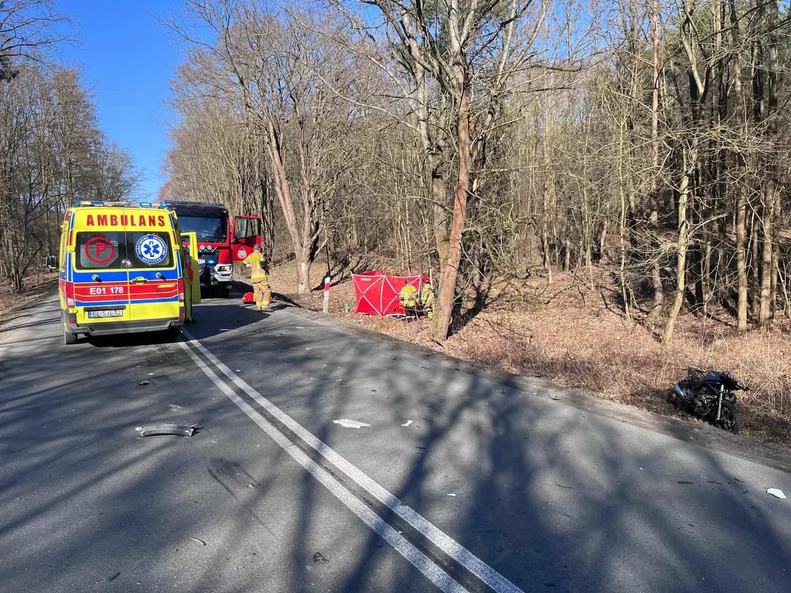 Śmiertelny wypadek w Łódzkiem. Motocyklista nie miał szans [ZDJĘCIA]