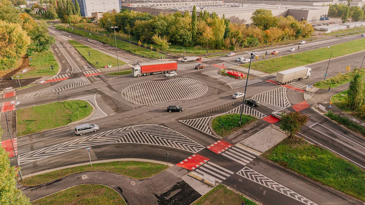 Nowe rondo za milion złotych w Łodzi. Miasto mówi o bezpieczeństwie, aktywiści krytykują zmiany