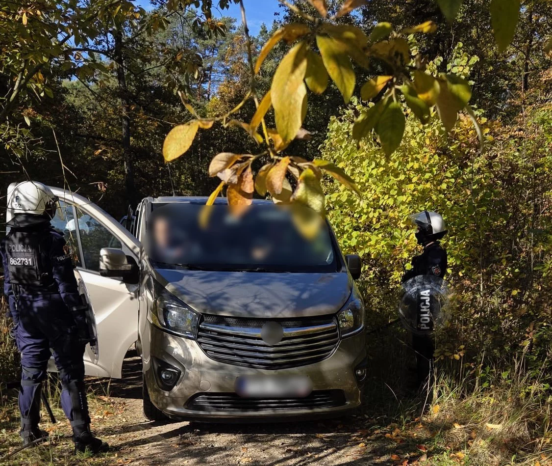 Mówili, iż przyjechali do lasu na grzyby. Mieli przy sobie rękawice do walki i koszulki w barwach klubu