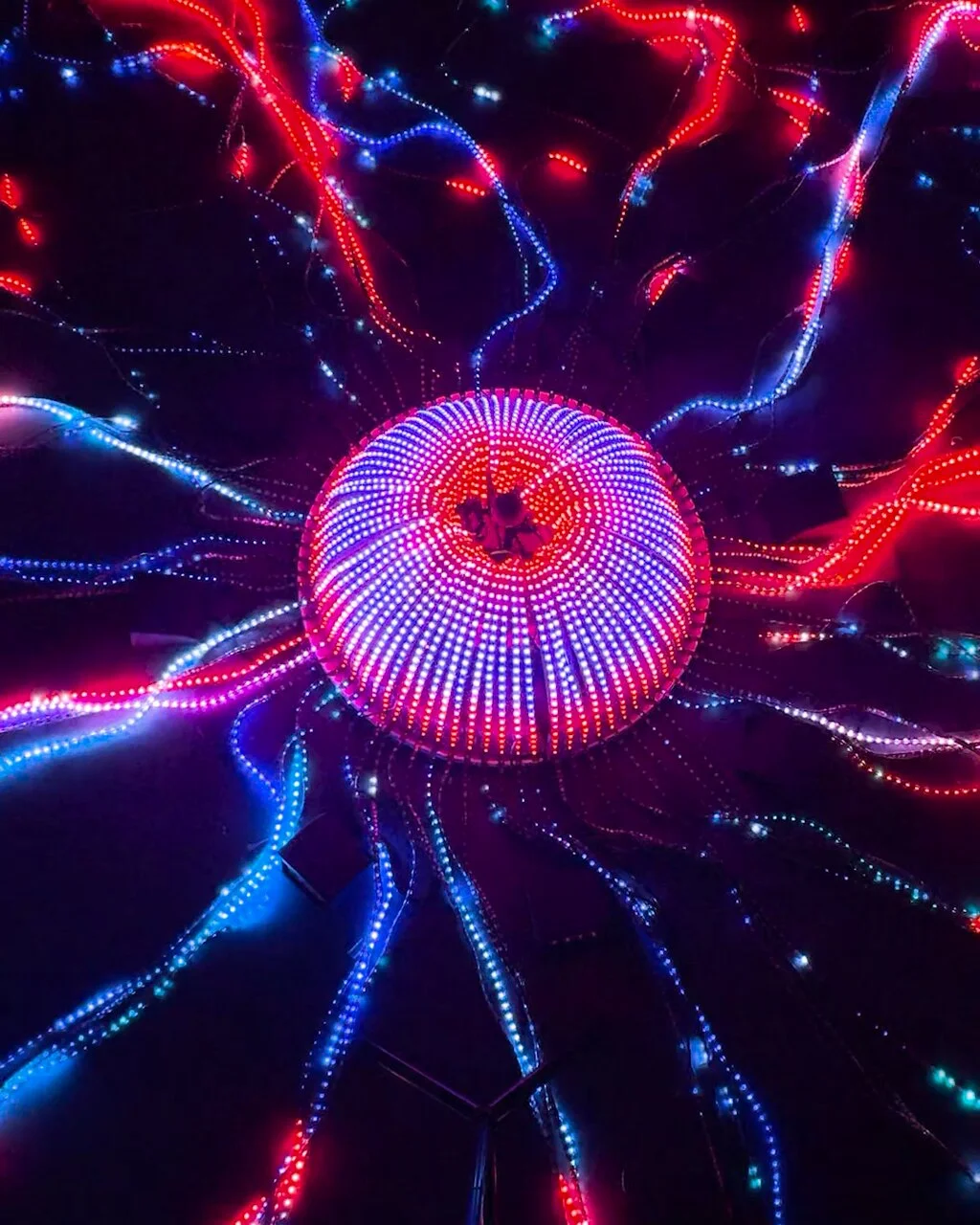 Świecąca „meduza” w Maszynowni Fuzji