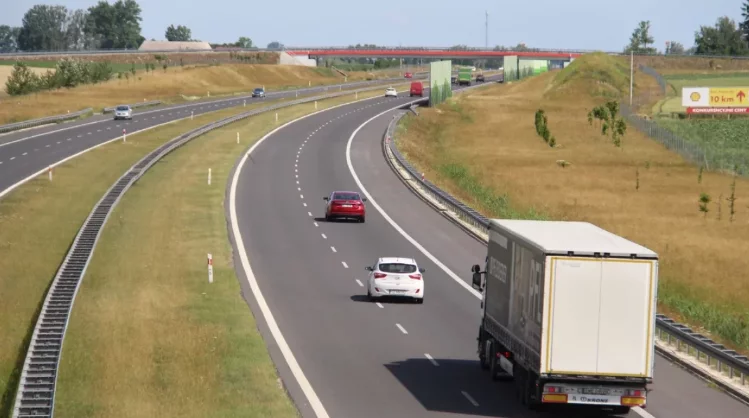 Ważna zmiana na S8 tuż przed Wigilią. GDDKiA z prezentem dla kierowców