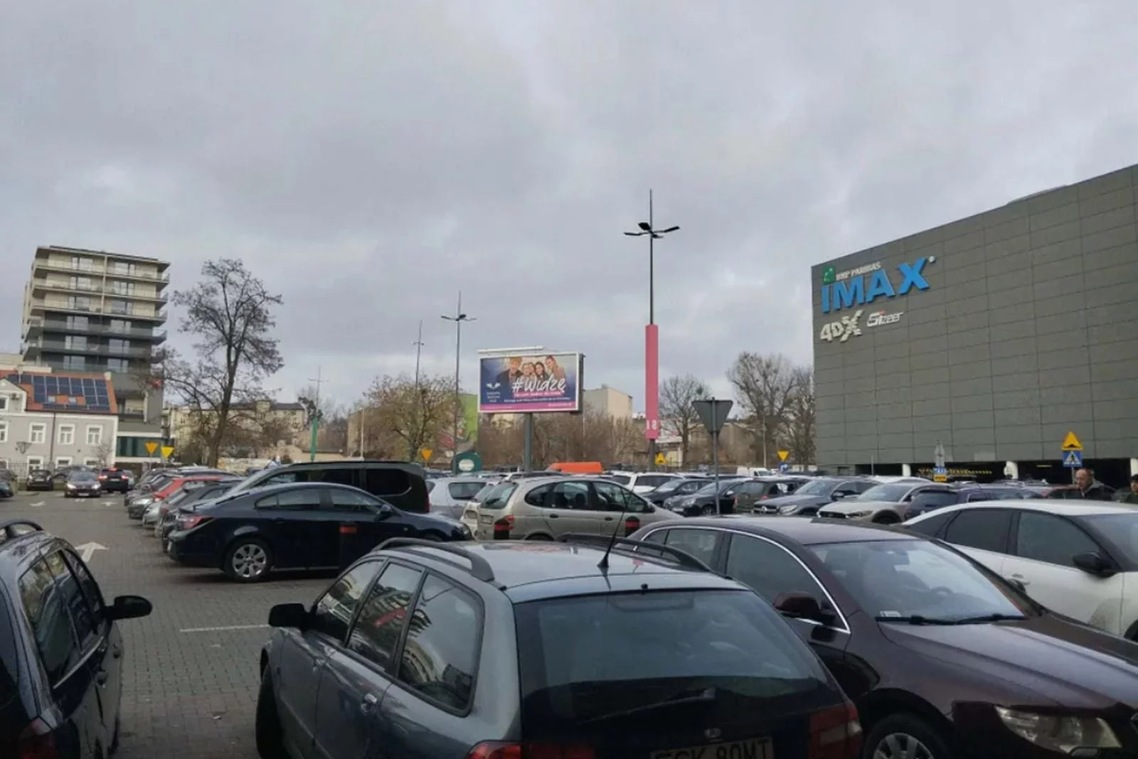 Zmienią się zasady parkowania przy popularnym centrum handlowym? Manufaktura zdradza swoje plany