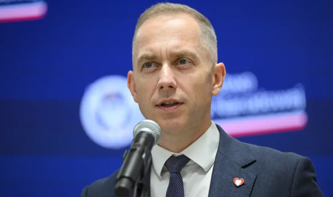 Groźby wobec szkół po serii ataków. Apel wiceministra z regionu łódzkiego