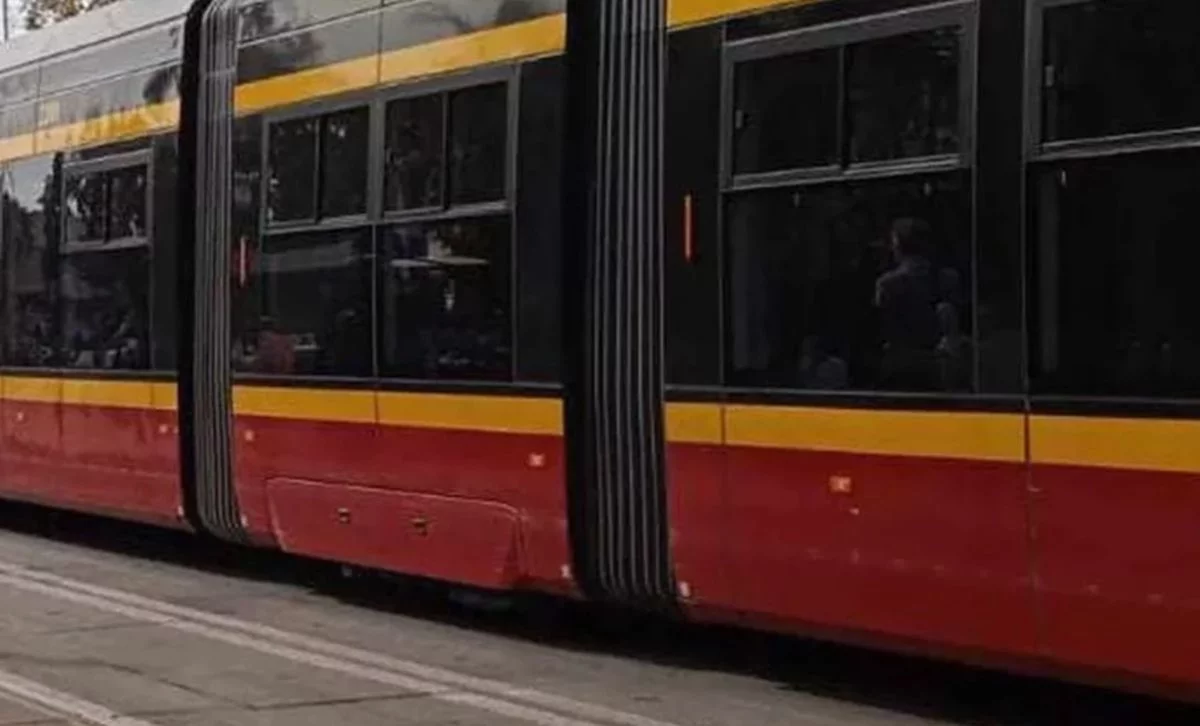 Utrudnienia dla podróżnych MPK Łódź. Przez awarię elektryczną pięć linii jeździ objazdami