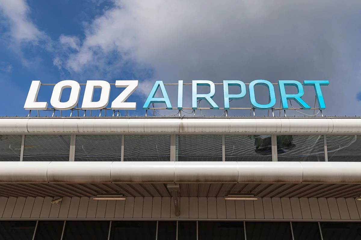 Tłuczek do mięsa, kajdanki, korkociągi i inne. Tych przedmiotów nie wniesiesz na pokład samolotu