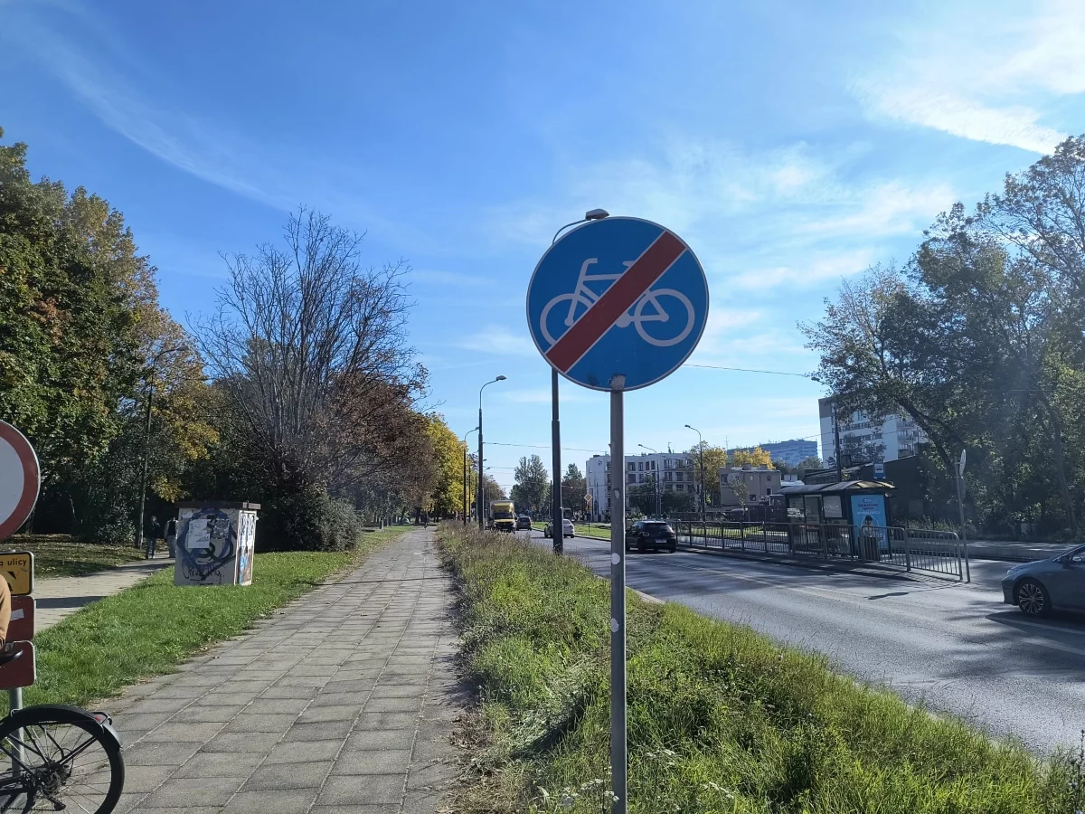 Rusza budowa drogi rowerowej przy Uniwersytecie Łódzkim. Koniec urwanego odcinka na Pomorskiej