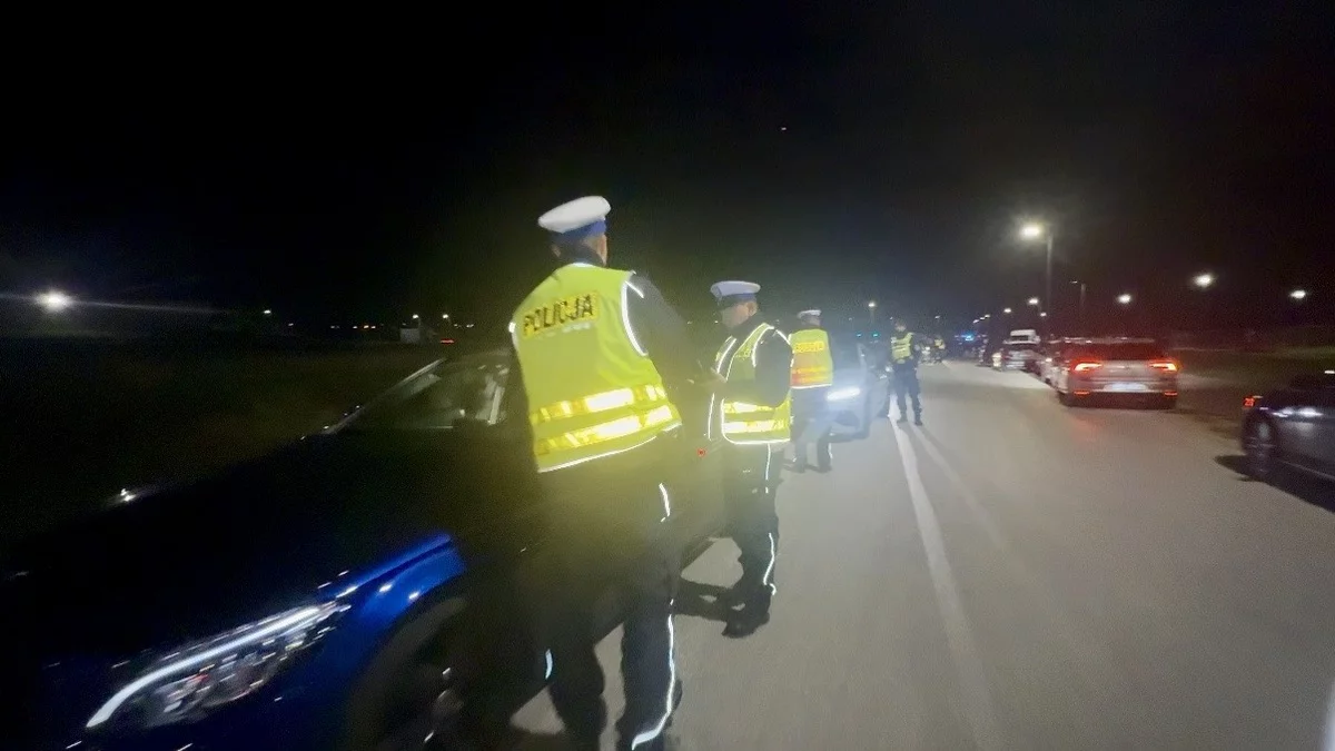 Nielegalne wyścigi w woj. łódzkim. Policyjny śmigłowiec w akcji i mandaty na 150 tys. zł